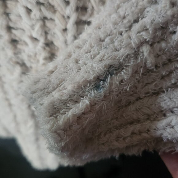 🔥 Wilfred Cream Turtleneck Sweater – Size L - Picture 8 of 10